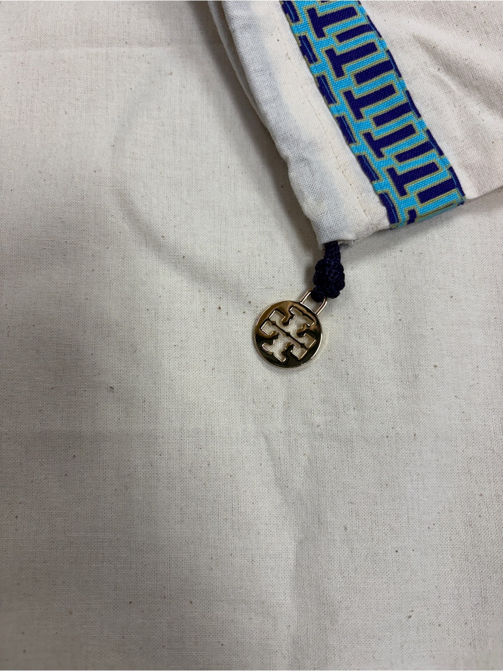 Tory Burch Drawstring Dust Bag With Gold Color Tag 12” x 15” - Picture 3 of 3
